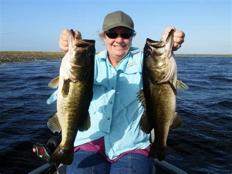 Nov 17 2015 9lb 9oz Trophy Bass Lake Okeechobee Bass Fishing