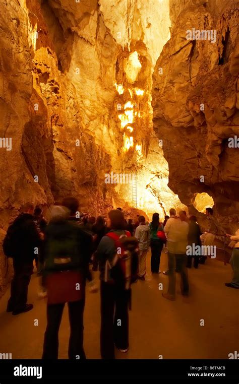 Tourists Lucas Cave Jenolan Caves Blue Mountains New South Wales