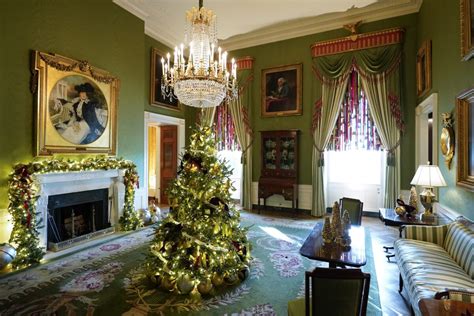 First Lady Unveils ‘we The People White House Holiday Decorations