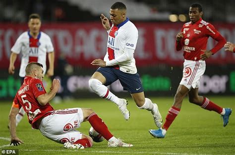 Ramos remains one of the very best defenders in the world despite his age. Man United and City on alert as Ramos 'heading for Real ...