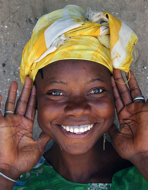 Gambia Girl Gambia Wikipedia Wolna Encyklopedia Beautiful Smile Black Is Beautiful