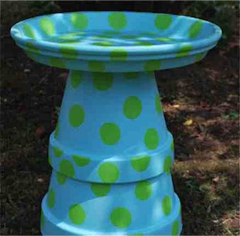 Bird bath made from planter and pots. DIY Terracotta Planter Bird Bath - Do-It-Yourself Fun Ideas