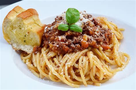 spaghetti bolognese - Foodetc cooks - food, recipes and travel