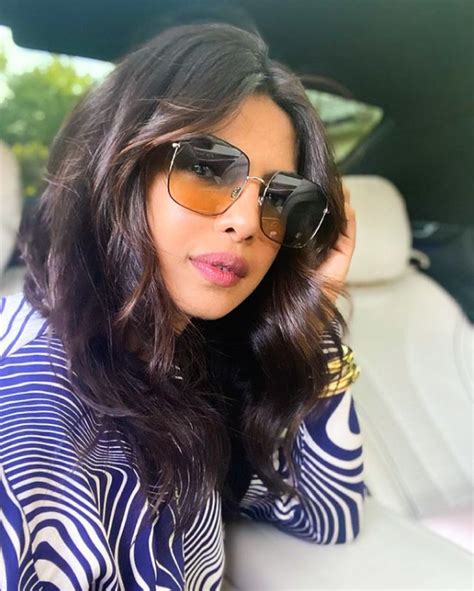 See Pic Priyanka Chopras Appropriate Way To Celebrate National Selfie Day Looks As Gorgeous