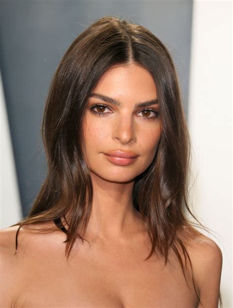 Emily Ratajkowski Sexy In Tiny Top At 2020 Vanity Fair Oscar Party In Beverly Hills Hot