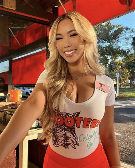 Hooters Florida On Twitter Theres Nothing Like Sunshine And Hooters