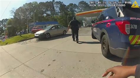 Atlanta Cops Save Man Having Seizure In Burning Car News Realpress