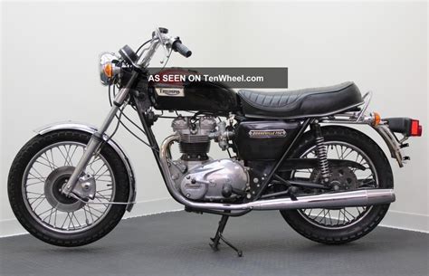 Compression ratio 8.6:1 spark plugs champion n3 carburetors 2x amal l930/93, r930/92 capacities gas tank 2 1/2 us gallons 1978 Triumph Bonneville 750