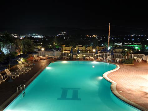 Το zattero seaside bar βρίσκεται στη μαγευτική παραλία φούρκας και μια ανάσα από το κέντρο της φούρκα, κασσάνδρεια, χαλκιδικής, 63077. Αναμνήσεις Επισκεπτών | Ξενοδοχείο ΑΚΡΟΠΟΛΙΣ