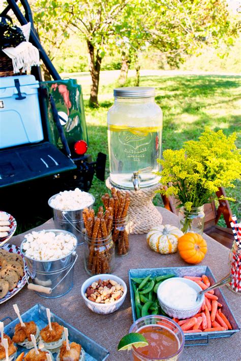 16 Secrets To Throwing A Swanky Tailgate Party Tailgate Party Food Tailgate Party Tailgate Food