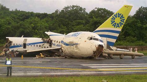 Colombian Commercial Airplane Crashes On Island Runway Killing One