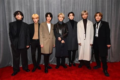 The boys favored slacks, turtleneck sweaters, and longline coats that time around. BTS Has Great Grammys 2020 Outfits - See V, RM, Suga ...