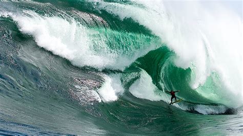 The 14 Biggest Waves Ever Surfed 14 Is Terrifying Page 12