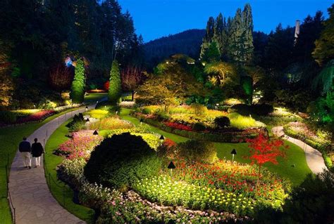 6 Amazingly Beautiful Gardens Around The World