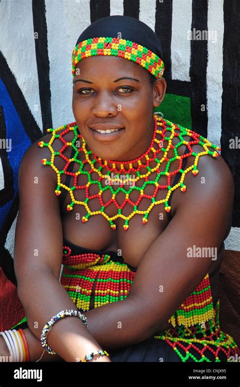 Zulu Woman Hi Res Stock Photography And Images Alamy