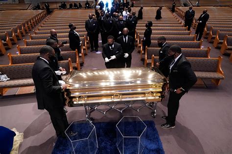 ‘Killer’ cop Derek Chauvin ‘was in talks to plead guilty’ to George