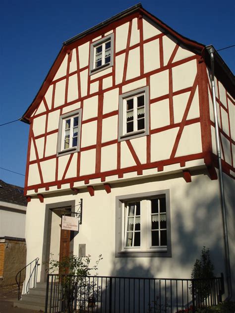 Moderne ferienwohnung direkt am moselufer. Ferienwohnungen - Mosel-Touristinformation