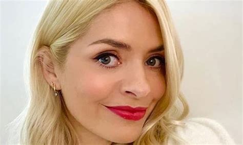 Holly Willoughbys Leather Skirt Divides This Morning Viewers Hello