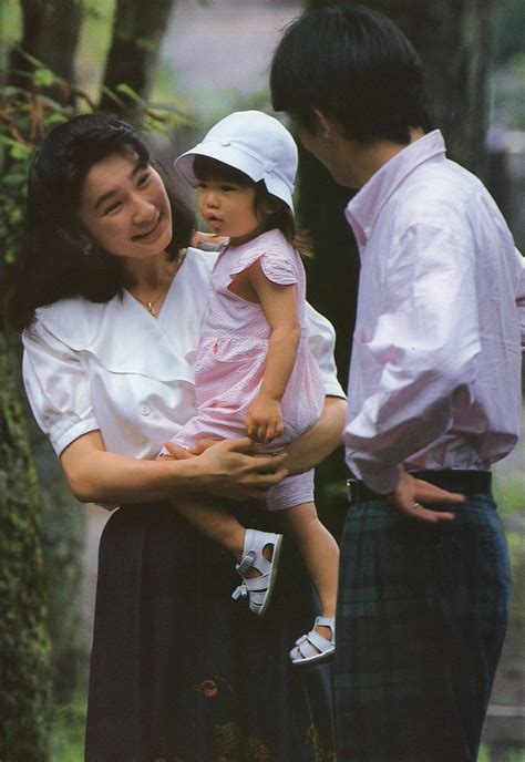 1 day ago · 眞子さまは婚約が内定している小室（こむろ）圭（けい）さん（29）と年内に結婚される予定で、法的に辞退が可能かどうか政府内で議論される. 眞子さま、小室さん おめでとうございます | mo-mo-さんのブログ
