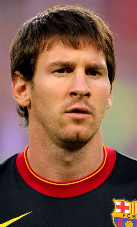 Highlight 10 Most Iconic Hairstyles Of Lionel Messi Throughout The
