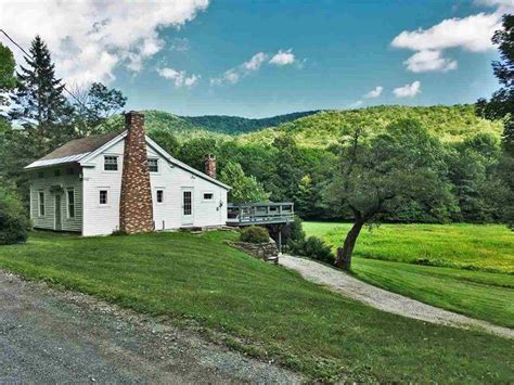 1812 Farmhouse On 13 Acres For Sale In Shaftsbury Vermont — Captivating