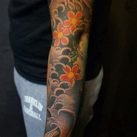 The best selection of royalty free japanese tattoo waves vector art, graphics and stock illustrations. japanese wave tattoo with cherry blossoms - Google Search ...