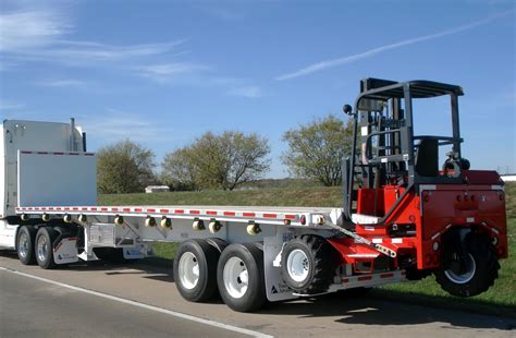 Five Applications Of A Flatbed Truck With Forklift
