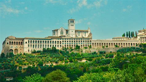 assisi the hilltop heart of italy the monastery stays blog