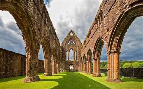 Sweetheart Abbey Dumfries And Galloway Scotland Bing Wallpapers