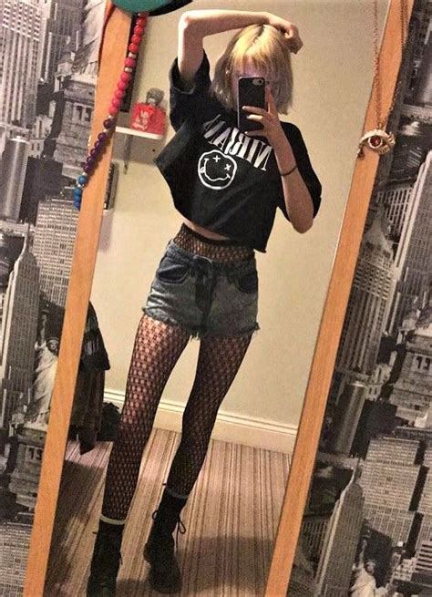 Grunge Outfit Ideas For This Spring Stockings Outfit Grunge Outfits Fishnet Outfit