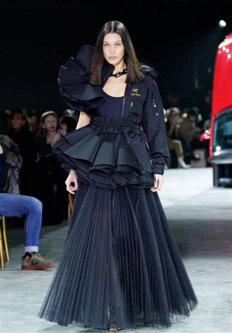 Bella Hadid Walks Off White Show At Paris Fashion Week 02272020