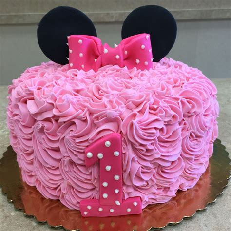 Minnie Mouse Buttercream Cake
