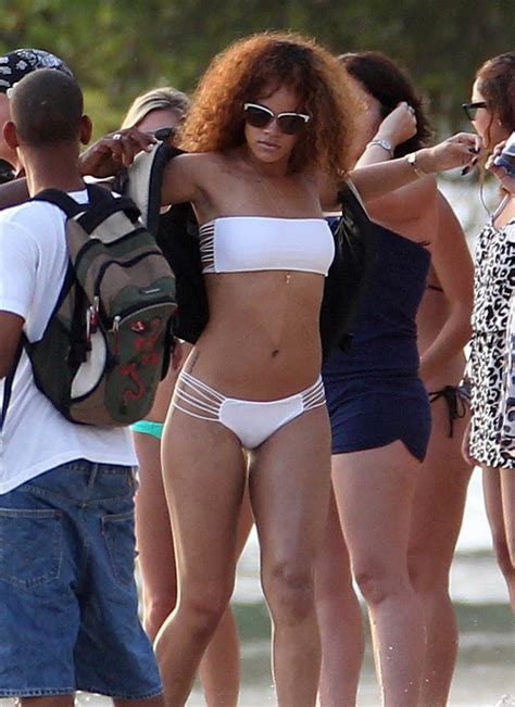 Sexy Rihanna En Bikini En Barbados Muchas Fotos Espectaculos Tv Tu Guia De Las Mejores