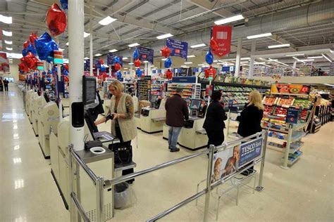 Full range of groceries as well as thousands of products from tesco with clubcard points. £50m Stourbridge Tesco opens after year of work | Express ...