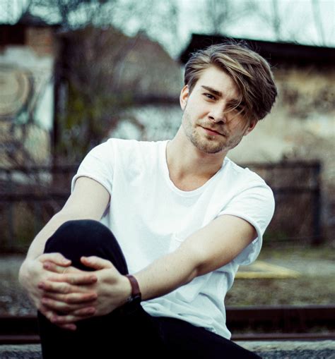 Čtyřiadvacetiletý marek lambora je mladý a talentovaný herec. Kontakt - Spolek Ichtyóza