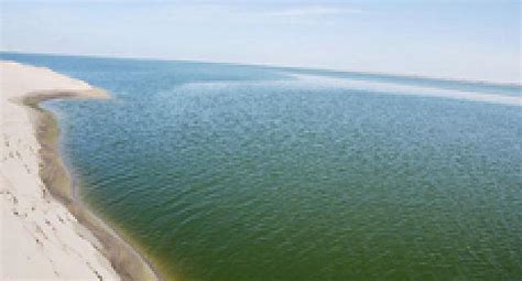 Piura Buscan Evacuar Al Mar Aguas De Laguna La Niña Que Inundan El Bajo Piura Edicion Correo