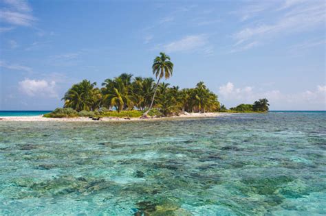 7 Best Beaches In Belize For Beach Bumming