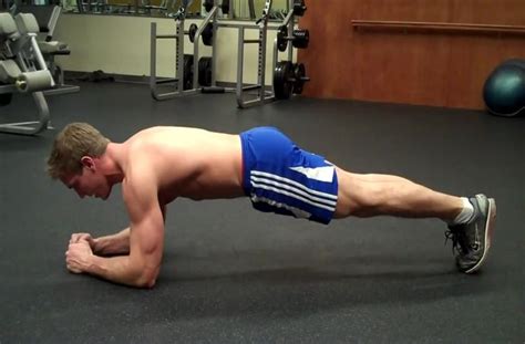 He Does This Plank Exercise Every Single Day A Month Later The Result