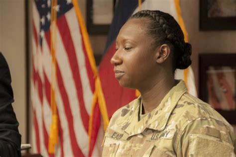 Face Of Defense Soldier Contributes Time To Schools Community Us