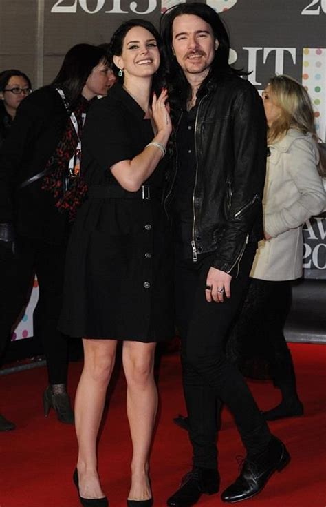 Lana del rey va maintenant pouvoir se concentrer pleinement sur ses projets ! Barrie james o neill | Barrie. 2020-11-21