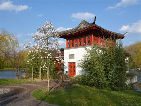 Mit 2,7 hektar der größte seiner art in europa: Chinesischer Garten in Berlin 004 Foto & Bild | berlin ...
