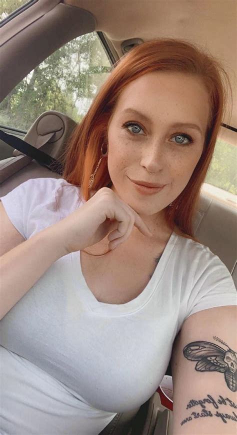 car selfie 📸 redheadbeauties