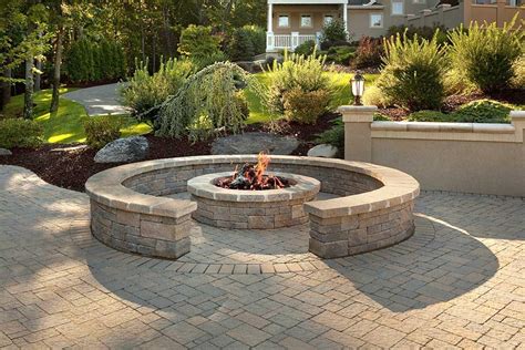 This firepit is constructed of firebrick with a concrete cap that has an old world look of weathered stone. How To Build A Firepit With Castlewall Block : My 75 Diy ...