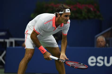 Federer Tops Isner In Straight Sets At Us Open