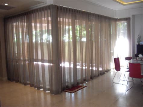 See more ideas about curtains, floor to ceiling curtains, ceiling curtains. Deckenmontage Gardinenstangen | Gardinenstange ...
