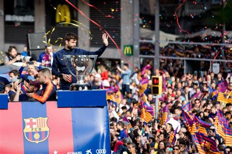 Barcelona Victory Parade For 2017 18 League And Cup Double