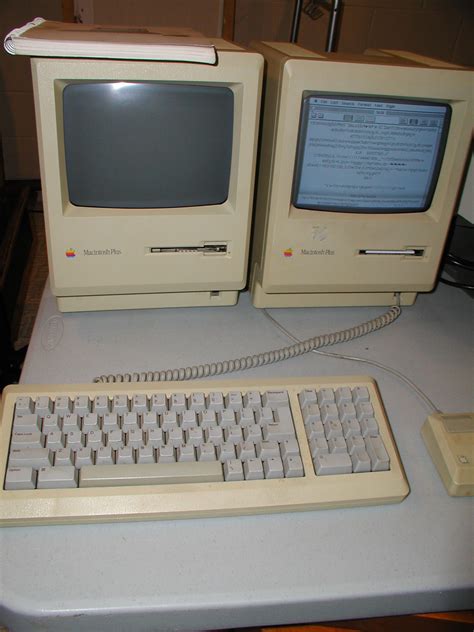 Vintage Computer Photos subject: apple Macintosh Plus - vintagecomputer ...