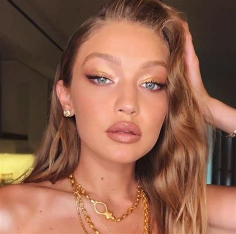 Gigi Hadid Just Showed Off Her Baby Bump For The First Time