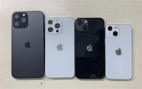 Four Iphone 13 Dummies Pose For A Photo Droid News