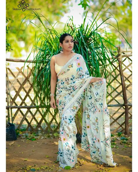 Anchor Rashmi Gautam Latest Floral Saree Photoshoot